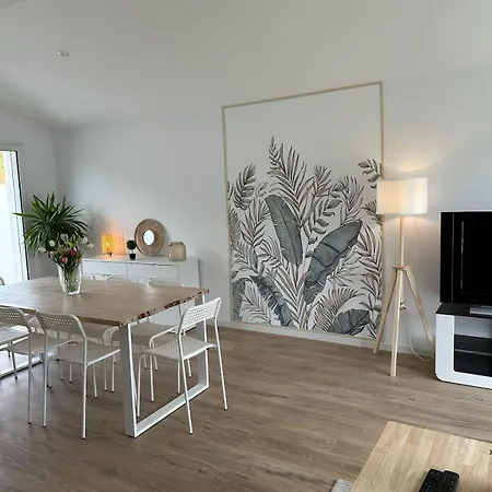 Hébergement de vacances Maison Neuve Entre La Plage, Arena Et De La Gare Des Sables D'olonne