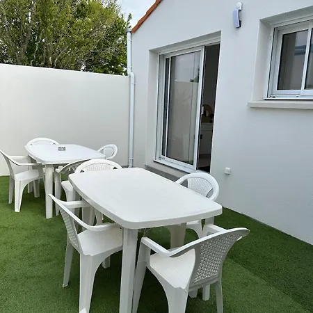 Maison Neuve Entre La Plage, Arena Et De La Gare Des Sables D'olonne 別荘 *